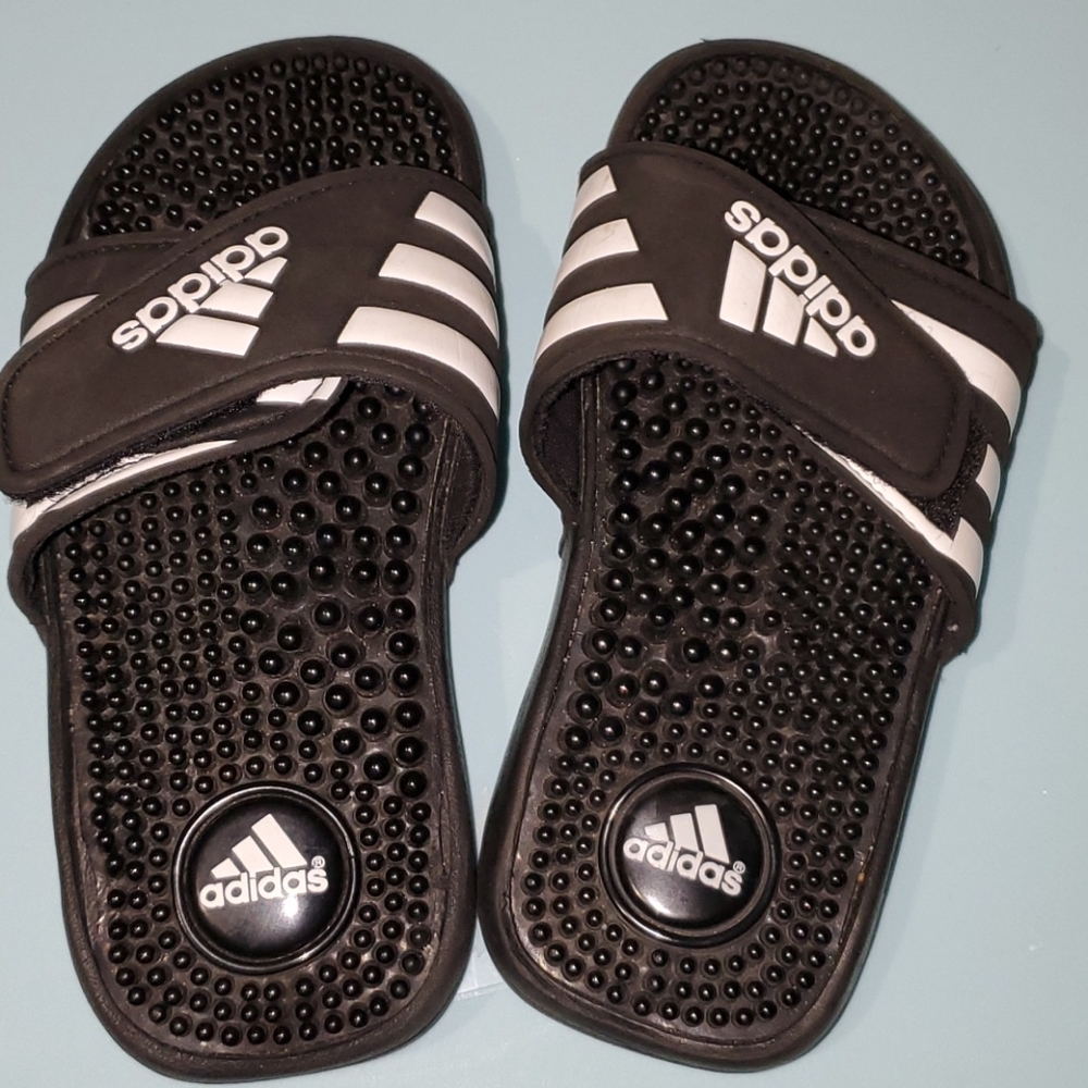 Adidas slides Excellent Condition size 13